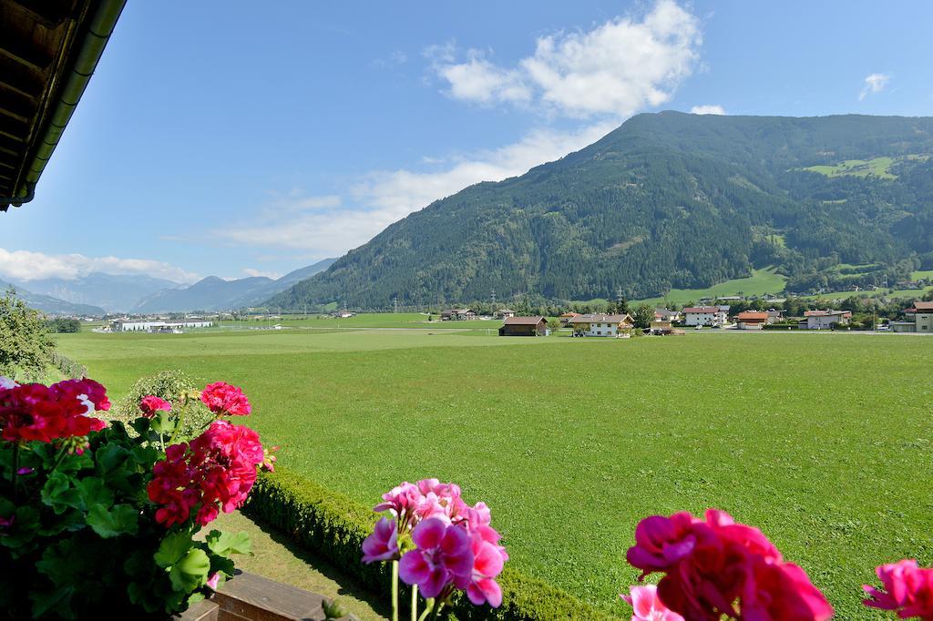 Haus Schroll Apartment Ried im Zillertal Exterior foto