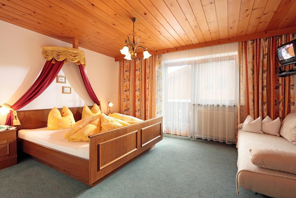 Haus Schroll Apartment Ried im Zillertal Cameră foto