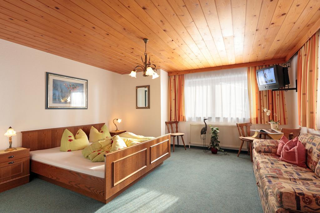 Haus Schroll Apartment Ried im Zillertal Cameră foto